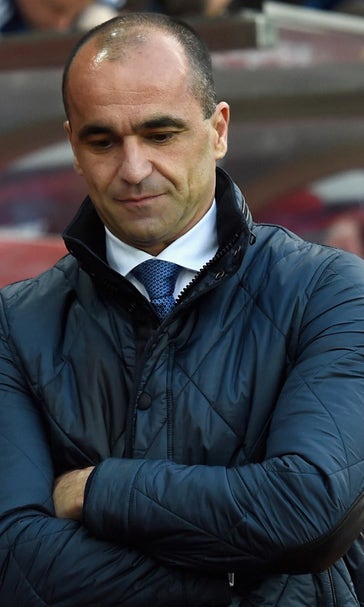 Everton players backed Roberto Martinez, says Tim Howard